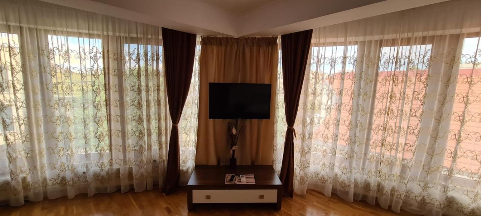 Anamaria Apartments Mamaia Nord ナボダリ エクステリア 写真